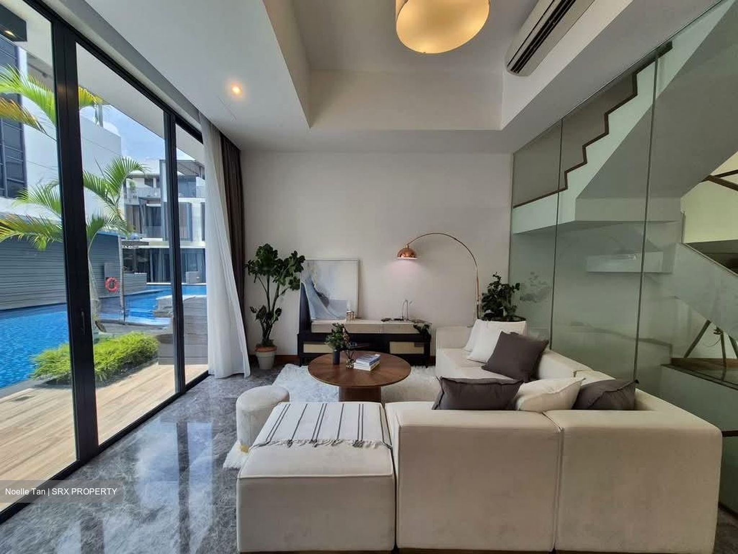 Alana (D28), Terrace #571862601